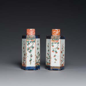 Paire de bouteilles de forme hexagonale en porcelaine de Chine famille verte, Kangxi — photo 4