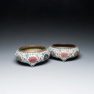 Paire de brûle-parfums tripods en émaux cloisonnés, Chine, marque Fang Ming, Qing — photo 1
