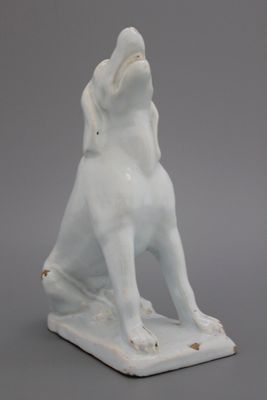Paire de chiens en faïence blanc de Bruxelles, 18e