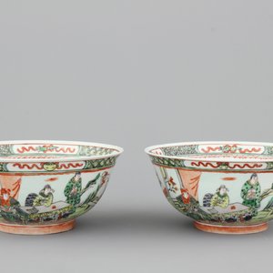 Paire de coupes en porcelaine de Chine, famille verte, 19e — photo 3