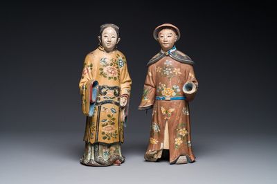 Paire de figures aux têtes amovibles en argile à décoration polychrome, Chine, 18/19ème