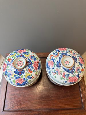 Paire de grands pots couverts en porcelaine de Chine famille rose à décor floral, Qianlong — photo 5