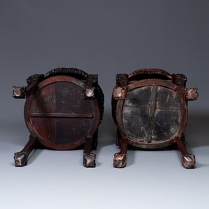 Paire de grands socles en bois sculptés aux plateaux en marbre, Chine, 19ème — photo 5