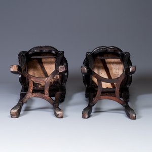 Paire de grands socles en bois sculptés aux plateaux en marbre, Chine, 19ème — photo 5