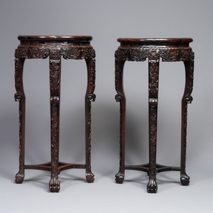 Paire de grands socles en bois sculptés aux plateaux en marbre, Chine, 19ème — photo 2