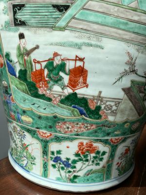 Paire de grands vases couverts en porcelaine de Chine famille verte, Kangxi — photo 18