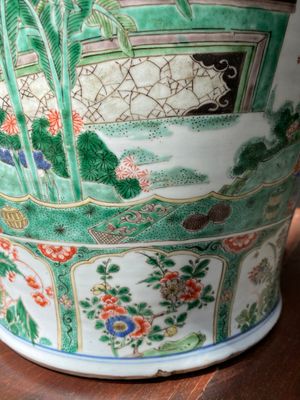 Paire de grands vases couverts en porcelaine de Chine famille verte, Kangxi — photo 27