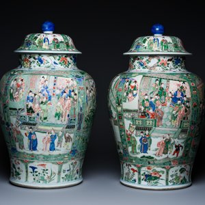 Paire de grands vases couverts en porcelaine de Chine famille verte, Kangxi — photo 2