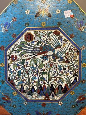 Paire de grands vases de forme octogonale de type 'bianhu' en émaux cloisonnés, Chine, Qianlong/Jiaqing — photo 6