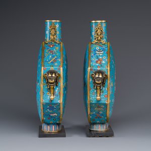 Paire de grands vases de forme octogonale de type 'bianhu' en émaux cloisonnés, Chine, Qianlong/Jiaqing — photo 3