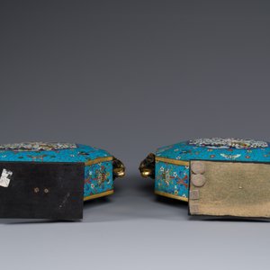 Paire de grands vases de forme octogonale de type 'bianhu' en émaux cloisonnés, Chine, Qianlong/Jiaqing — photo 7
