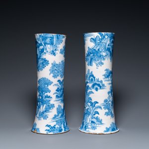 Paire de grands vases en faïence de Delft en bleu et blanc à décor chinois, 17ème — photo 3