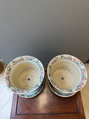 Paire de jardinières sur supports en porcelaine de Chine famille rose de Canton, 19ème — photo 5