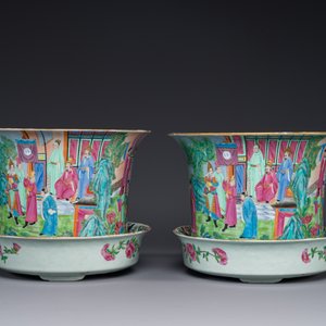 Paire de jardinières sur supports en porcelaine de Chine famille rose de Canton, 19ème — photo 2