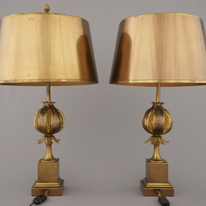 Paire de lampes à décor de grenades, Maison Charles, marquées, env, 1950 — photo 2