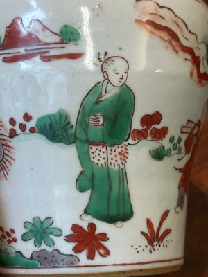 Paire de petits pots en porcelaine de Chine wucai à décor de figures dans un paysage, période Transition — photo 8