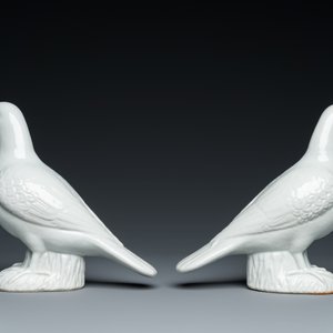 Paire de pigeons en porcelaine blanche de Chine, 19ème — photo 4