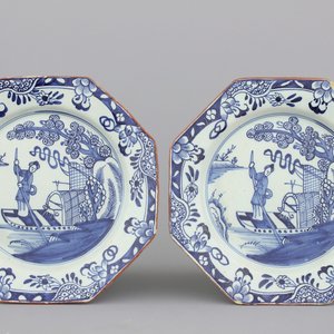 Paire de plats anglais en Delft, chinoiserie, Liverpool, 18e — photo 1
