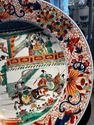 Paire de plats en porcelaine de Chine famille verte à décor de l'Empéreur Yang, Kangxi — photo 13