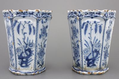 Paire de porte-fleurs en faïence de Delft, bleu et blanc, 18e