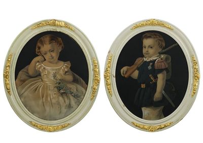 Paire de portraits ovales d'enfants, photochromatographies colorées à la main, 19e
