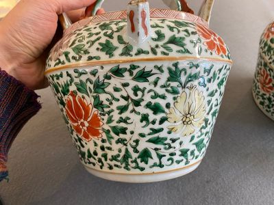 Paire de pots à chaux et leur couvercles en porcelaine de Chine famille verte, Kangxi — photo 15