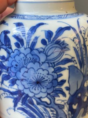 Paire de pots à eau en forme de cloche en porcelaine de Chine en bleu et blanc, Kangxi — photo 14
