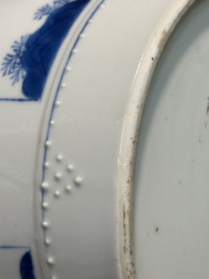 Paire de pots couverts en forme de tambour en porcelaine de Chine en bleu et blanc, marque de Jiajing, Kangxi — photo 24