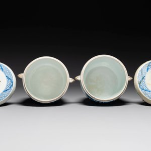 Paire de pots couverts en forme de tambour en porcelaine de Chine en bleu et blanc, marque de Jiajing, Kangxi — photo 7