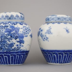 Paire de pots couverts en porcelaine de Japon, bleu et blanc, Arita, 19e — photo 5