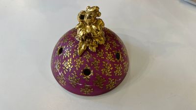 Paire de pots-pourris en porcelaine polychrome à fond rose et partiellement doré, Jacob Petit, Paris, France, 19ème — photo 4