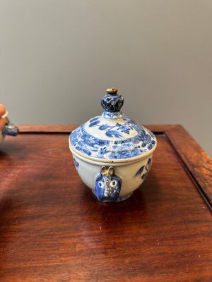 Paire de saucières et terrines couvertes en porcelaine de Chine en bleu et blanc, Qianlong — photo 11