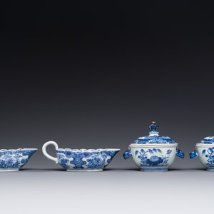 Paire de saucières et terrines couvertes en porcelaine de Chine en bleu et blanc, Qianlong — photo 2