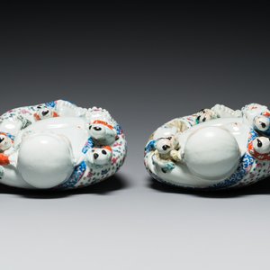 Paire de sculptures de Bouddha en porcelaine de Chine famille rose, marque de Zhu Mao Ji Zao 朱茂記造, République — photo 6