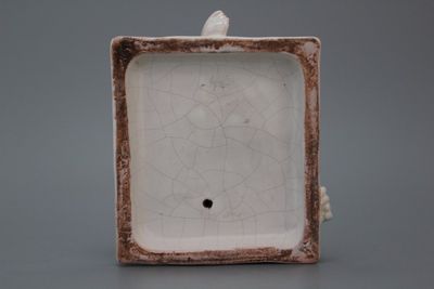 Paire de serre-livres en faïence blanche,Geo Martel Dèsvres, modèle de garçons assis, début 20e