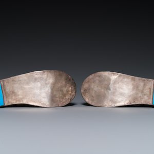 Paire de souliers en argent vermeil aux cabochons en cornaline, Ouzbékistan, 19ème — photo 5