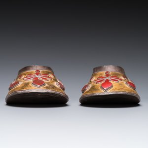Paire de souliers en argent vermeil aux cabochons en cornaline, Ouzbékistan, 19ème — photo 7