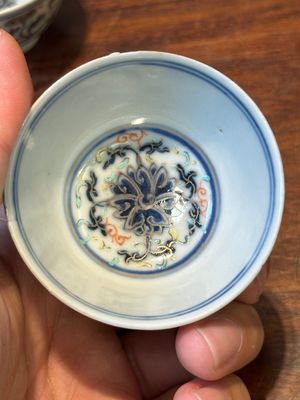 Paire de tasse en porcelaine de Chine doucai à décor de rinceaux de lotus, marque et époque de Guangxu — photo 14