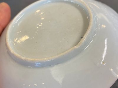 Paire de tasses et soucoupes en porcelaine de Chine en rubis monochrome, 19/20ème — photo 6