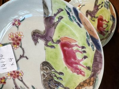 Paire de tasses et soucoupes en porcelaine de Chine famille rose à décor de chevaux, Yongzheng — photo 21