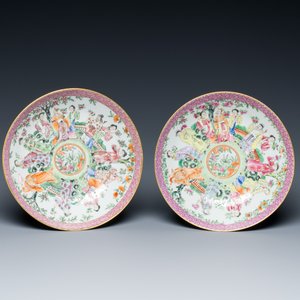 Paire de tasses et soucoupes en porcelaine de Chine famille rose de Canton, 19ème — photo 2