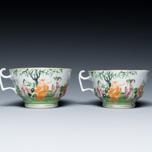 Paire de tasses et soucoupes en porcelaine de Chine famille rose de Canton, 19ème — photo 6