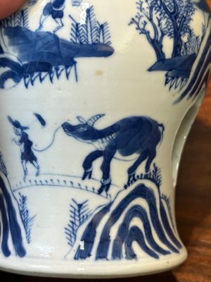 Paire de tazzas d'offrande en porcelaine de Chine en bleu et blanc à décor de '漁樵耕讀圖', marque Zhu Jiang Ruo Ji 珠江若記, 19ème — photo 20