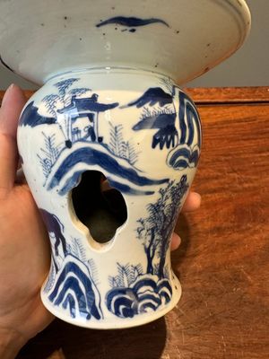 Paire de tazzas d'offrande en porcelaine de Chine en bleu et blanc à décor de '漁樵耕讀圖', marque Zhu Jiang Ruo Ji 珠江若記, 19ème — photo 8