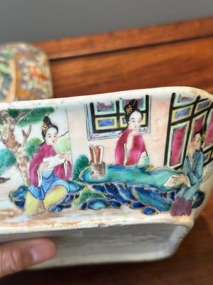 Paire de terrines couvertes en porcelaine de Chine famille rose monogrammées 'CSM', Jiaqing — photo 19