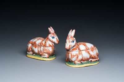 Paire de terrines en forme de lièvres en faïence polychrome de Delft, 18ème
