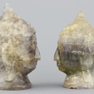Paire de têtes de Bouddha sculptées en quartz, 20e — photo 2