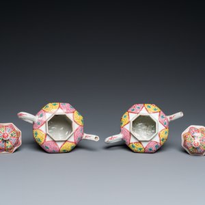 Paire de théières sur supports de forme octogonale en porcelaine de Chine famille rose, Yongzheng — photo 9