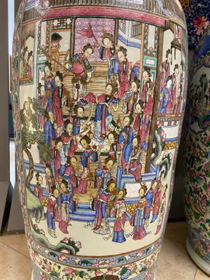 Paire de très grands vases en porcelaine de Chine famille rose, 19ème — photo 14