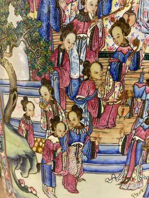Paire de très grands vases en porcelaine de Chine famille rose, 19ème — photo 17